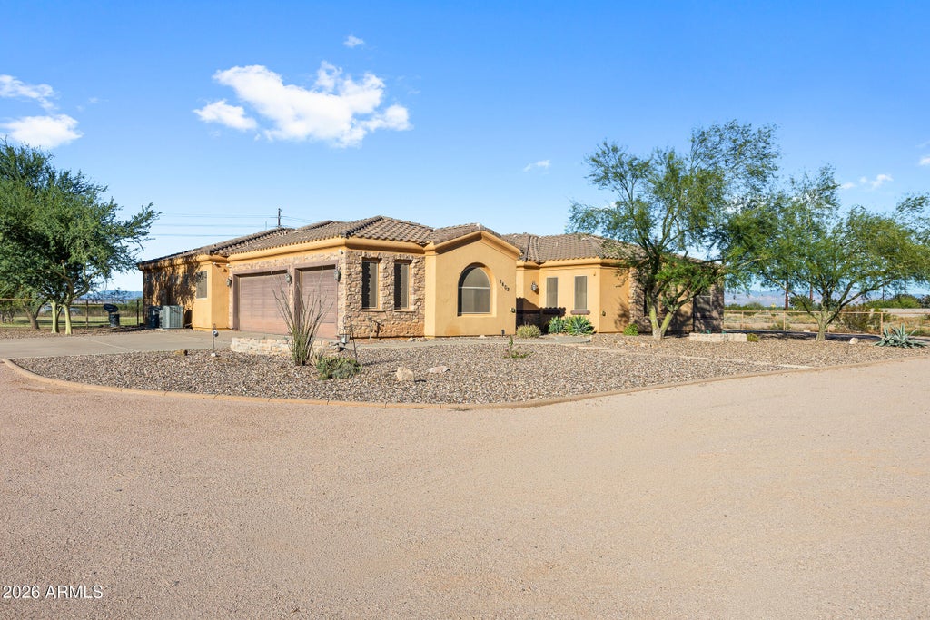 Photo of 1602 E Lobo Street, San Tan Valley, AZ 85140 (MLS # 7095403)