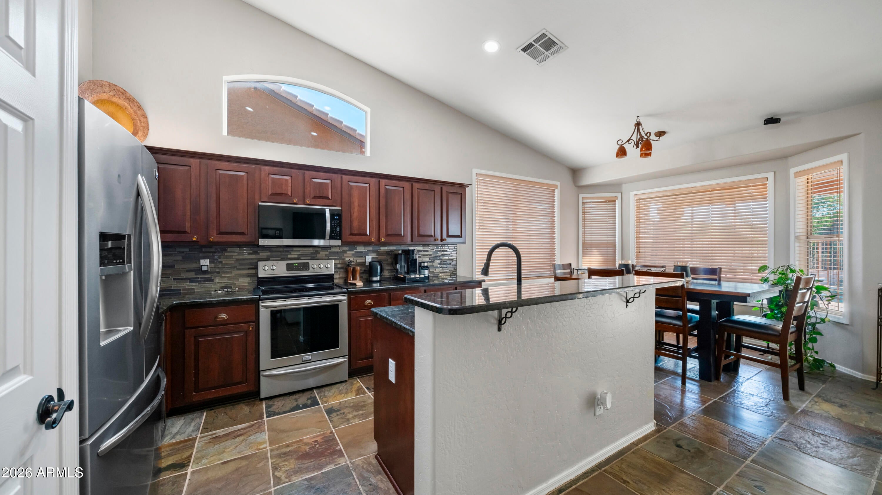 537 W MOUNTAIN VISTA Drive