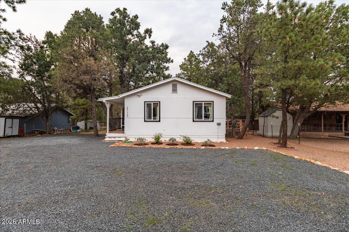 2112 BLUEJAY Road