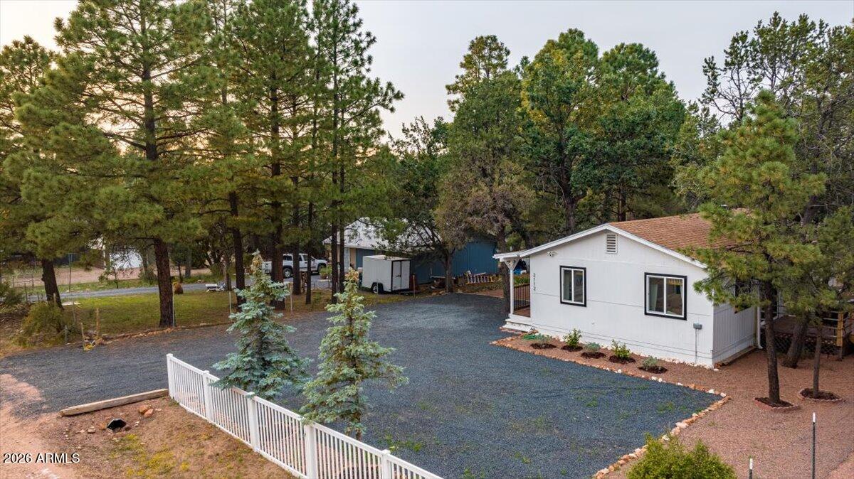 2112 BLUEJAY Road