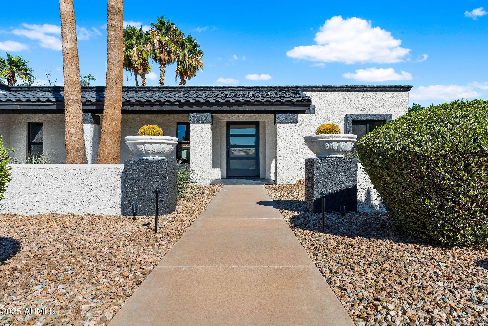 5420 E ACOMA Drive