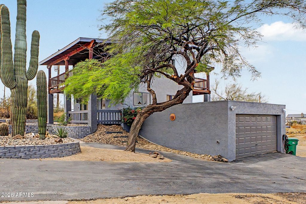 Photo of 40404 N New River Road, Phoenix, AZ 85086 (MLS # 7028091)