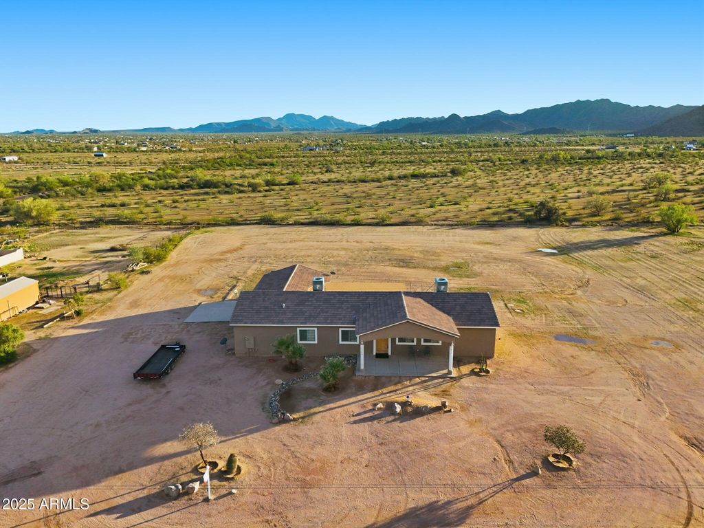 Photo of 54463 W Sunburst Street, Maricopa, AZ 85139 (MLS # 6948944)