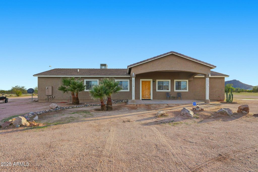 Photo of 54463 W Sunburst Street, Maricopa, AZ 85139 (MLS # 6948944)