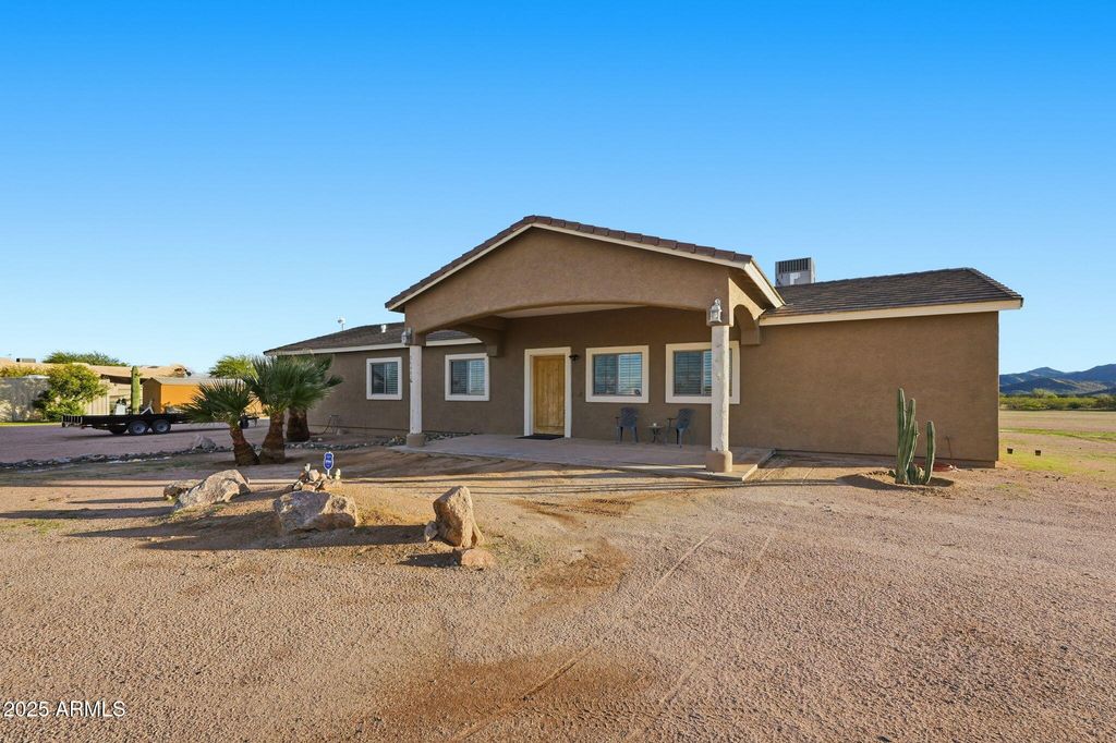 Photo of 54463 W Sunburst Street, Maricopa, AZ 85139 (MLS # 6948944)