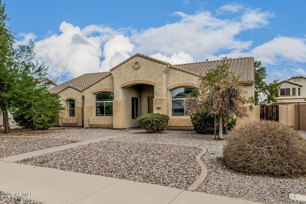Photo of 3729 S Atherton Boulevard, Gilbert, AZ 85297 (MLS # 6928795)