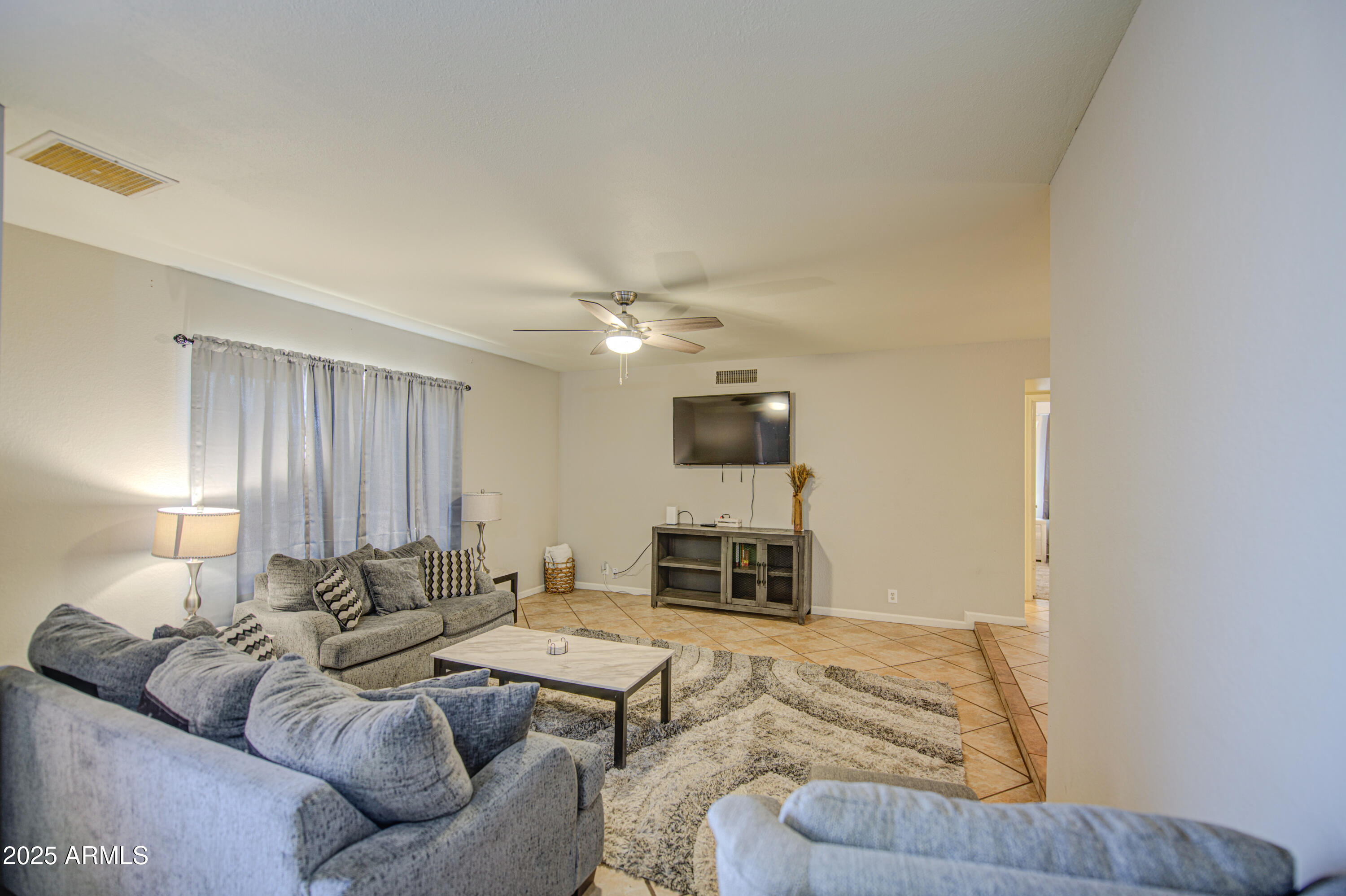 907 W REDFIELD Road
