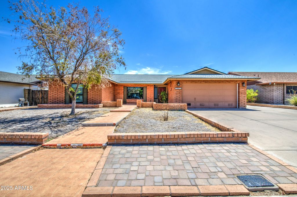 Photo of 907 W Redfield Road, Tempe, AZ 85283 (MLS # 6906273)