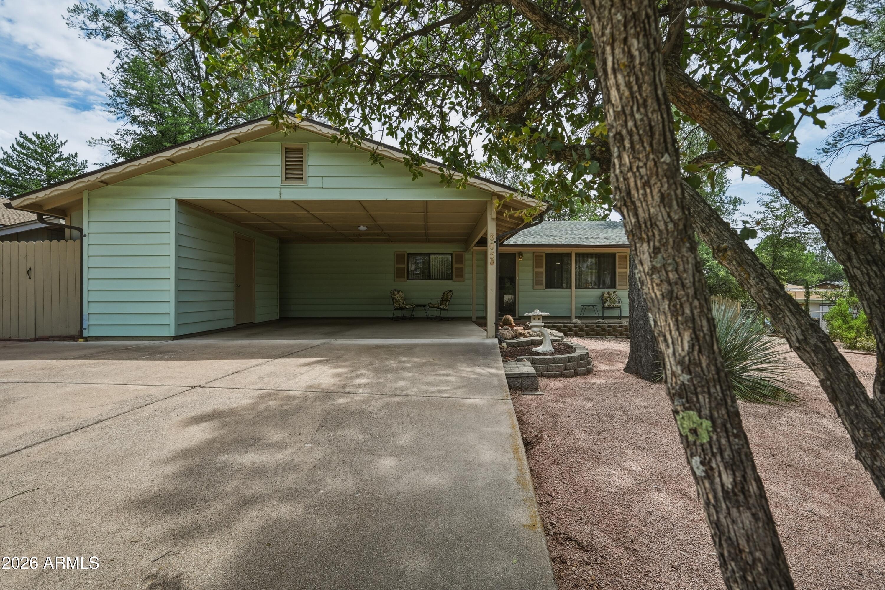 805 N WILLIAM TELL Circle