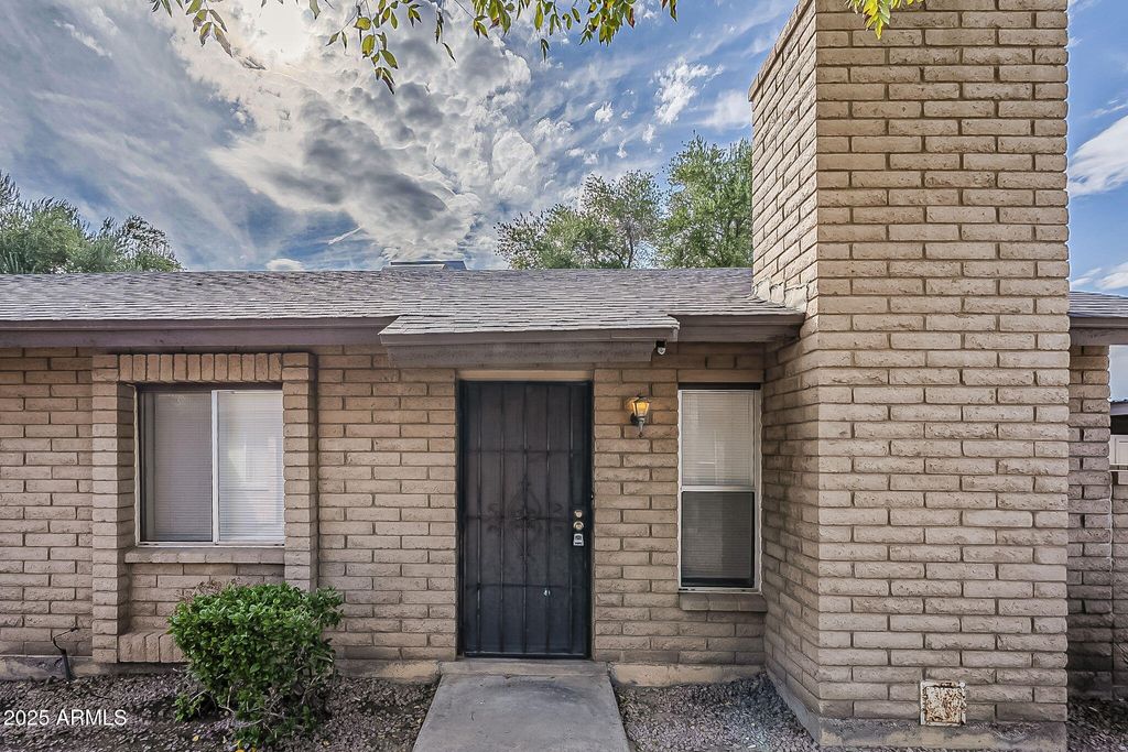 Photo of 18 W Concorda Drive #103, Tempe, AZ 85282 (MLS # 6921879)