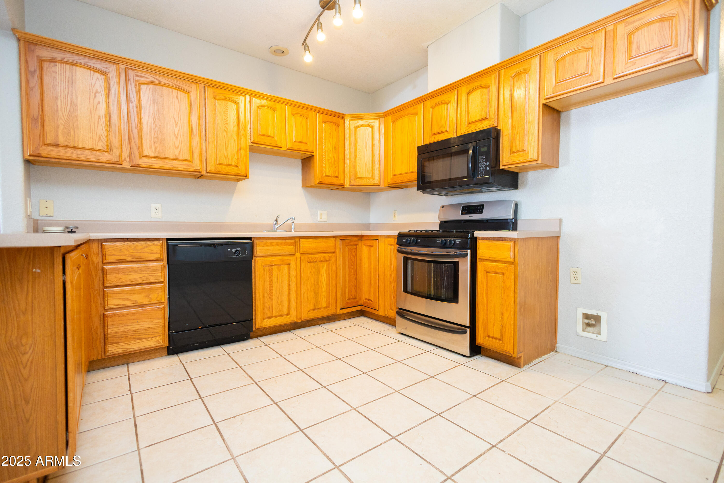 QUAIL RUN TOWNHOUSES - Residential