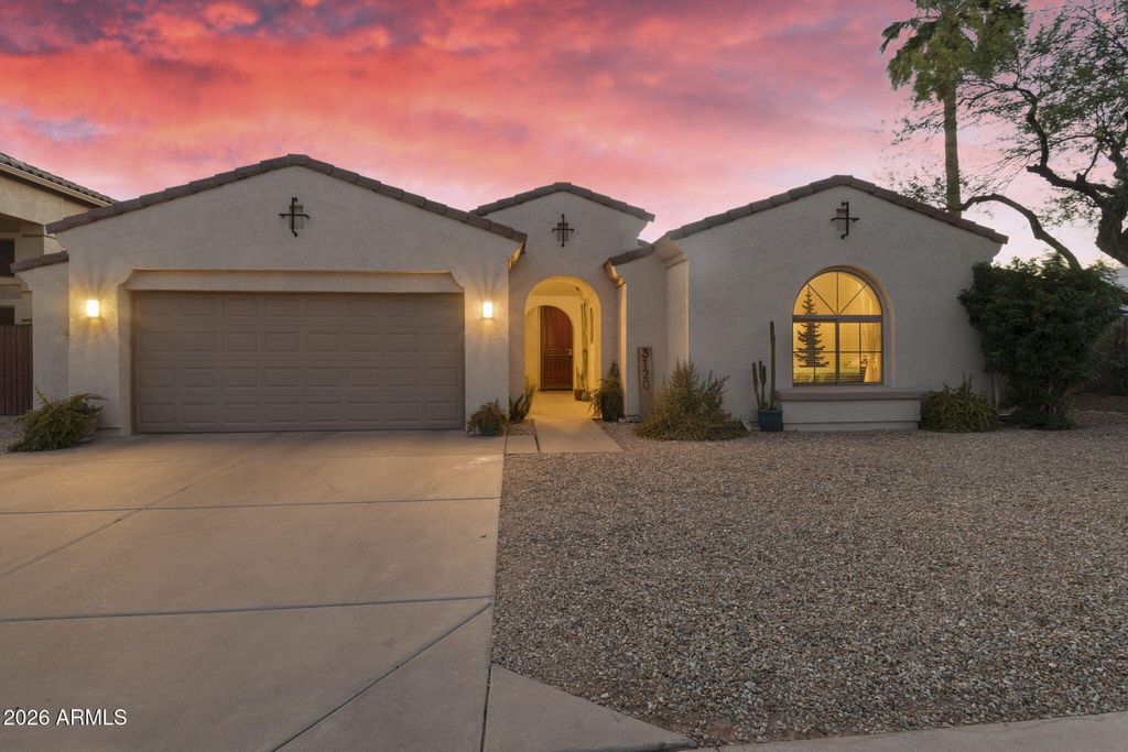Photo of 3120 S Chatsworth Circle, Mesa, AZ 85212 (MLS # 7025378)