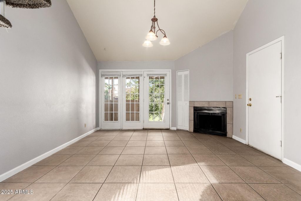 Photo of 4901 S Calle Los Cerros Drive #233, Tempe, AZ 85282 (MLS # 6958939)