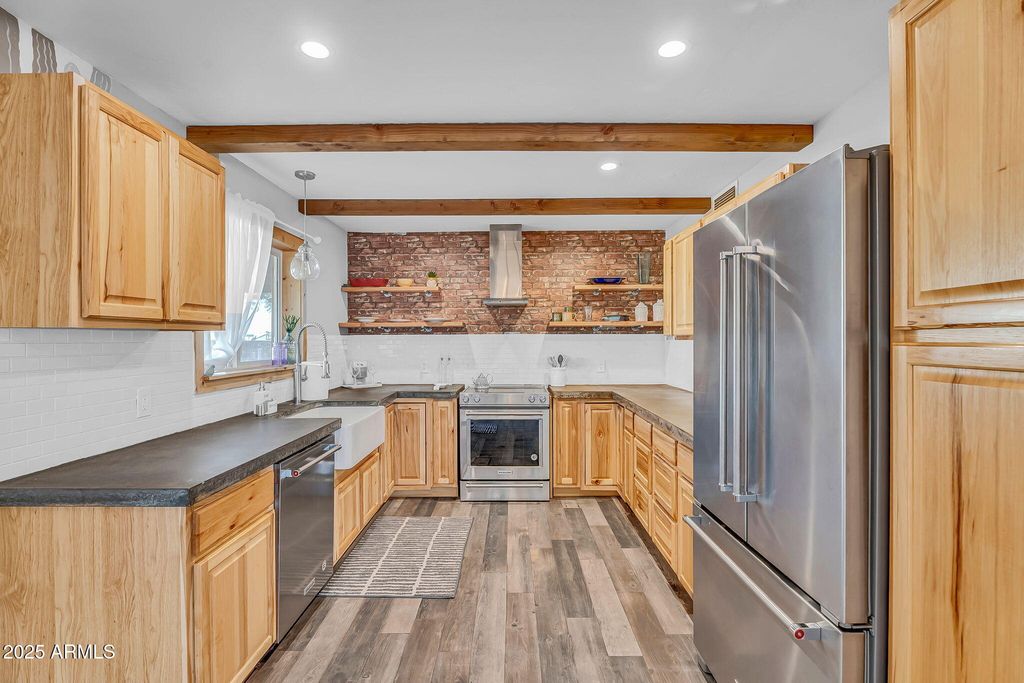 Photo of 723 W 5th Avenue, Apache Junction, AZ 85120 (MLS # 6914312)