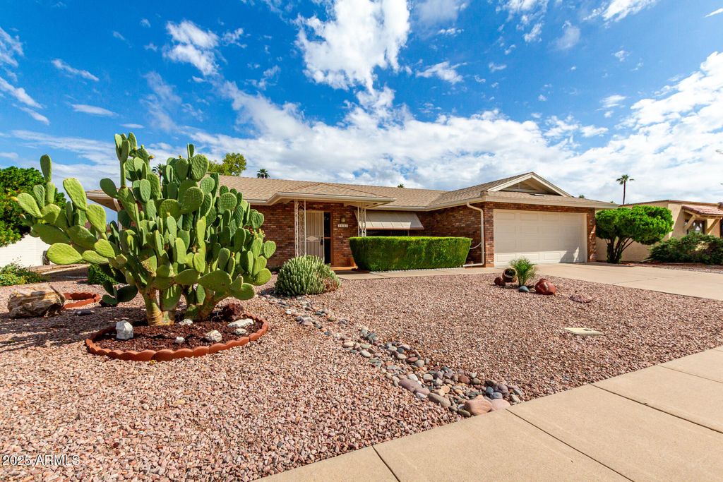 Photo of 667 S Penrose Circle, Mesa, AZ 85206 (MLS # 6932592)