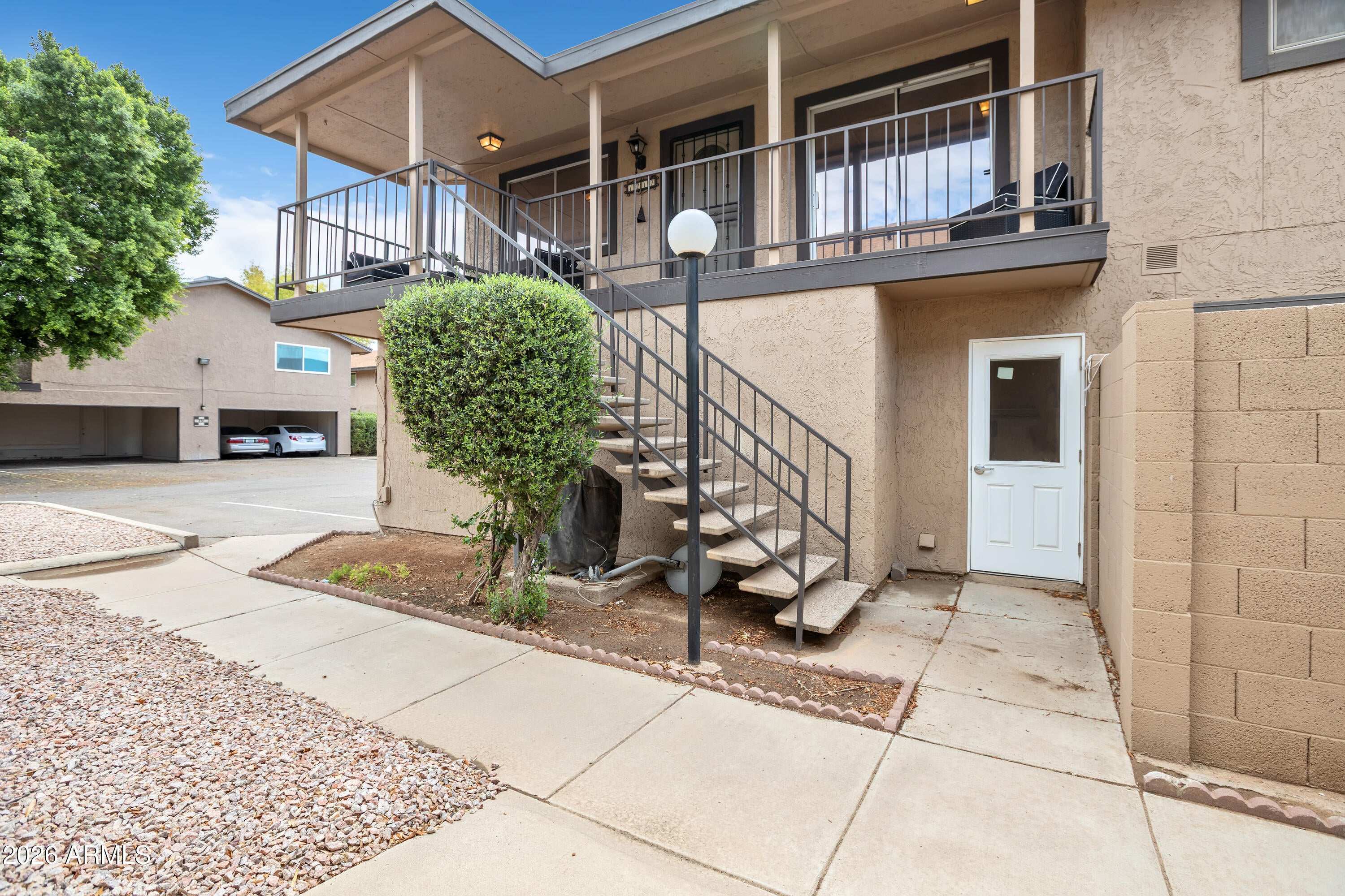 1217 N GRANITE REEF Road