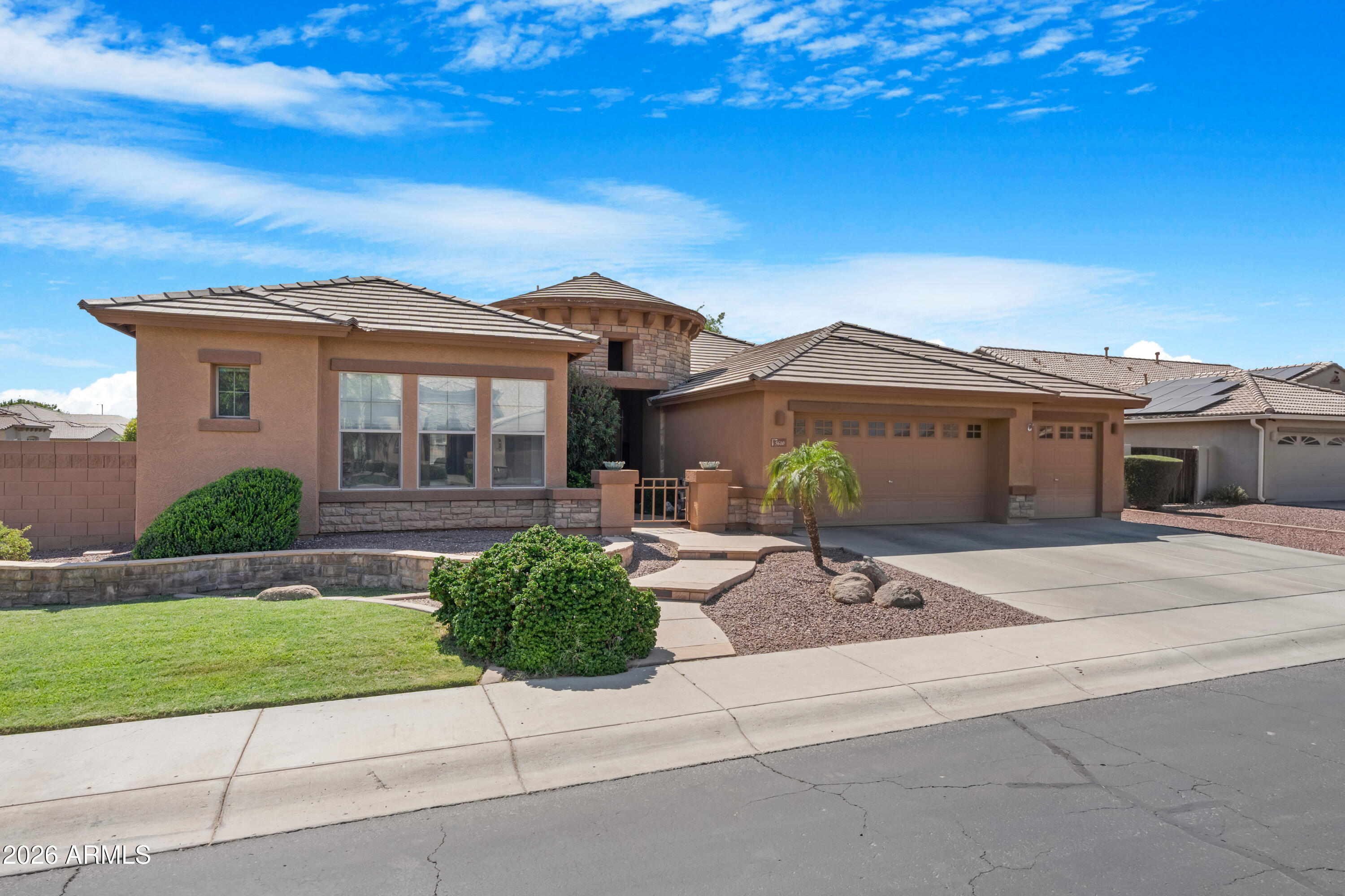 5610 N LYLE Court
