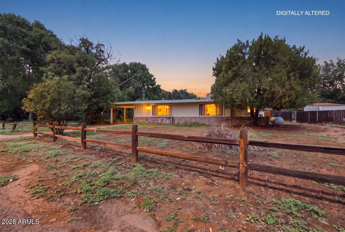 4010 E MEADOW Lane