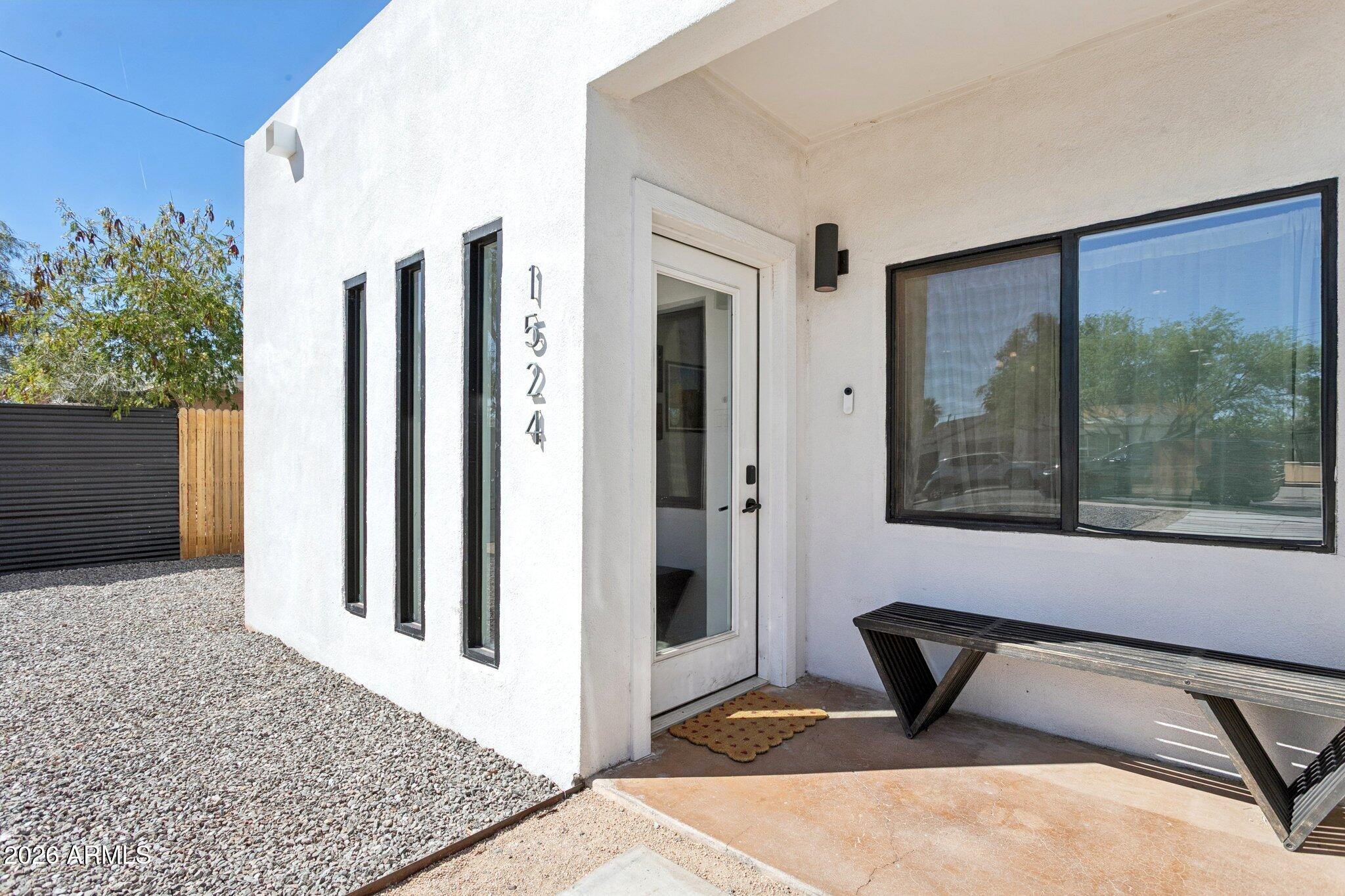 1524 E HARVARD Street