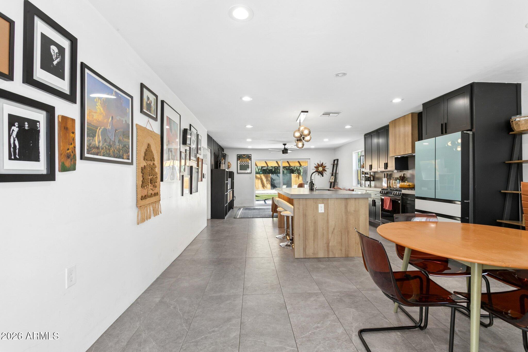 1524 E HARVARD Street