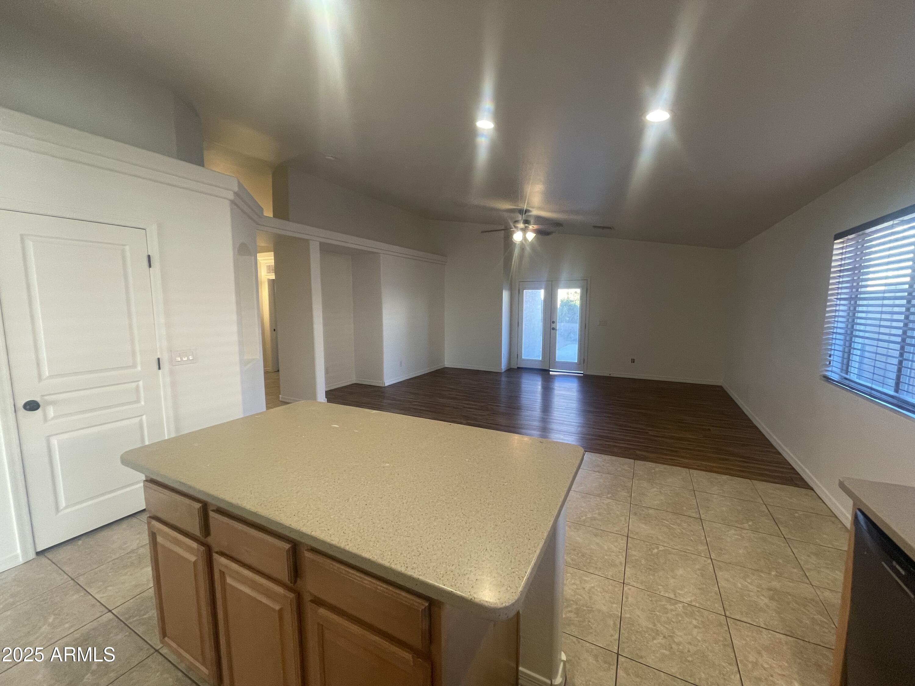 516 E WOLF HOLLOW Drive