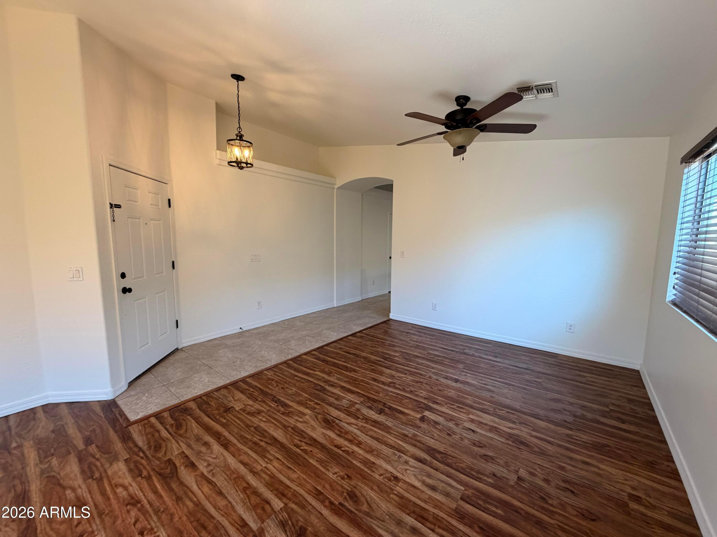 516 E Wolf Hollow Drive