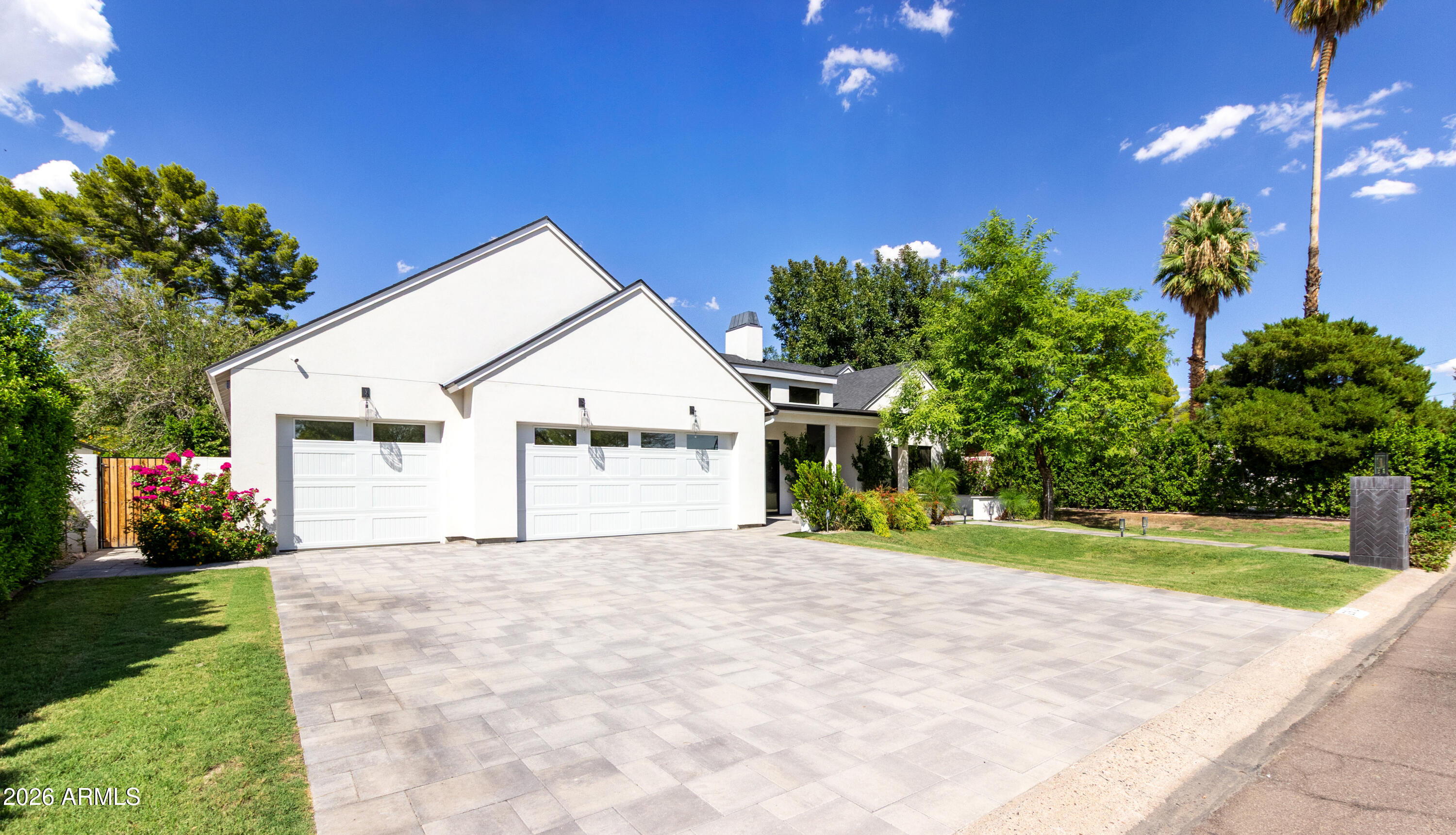 2912 E PIERSON Street