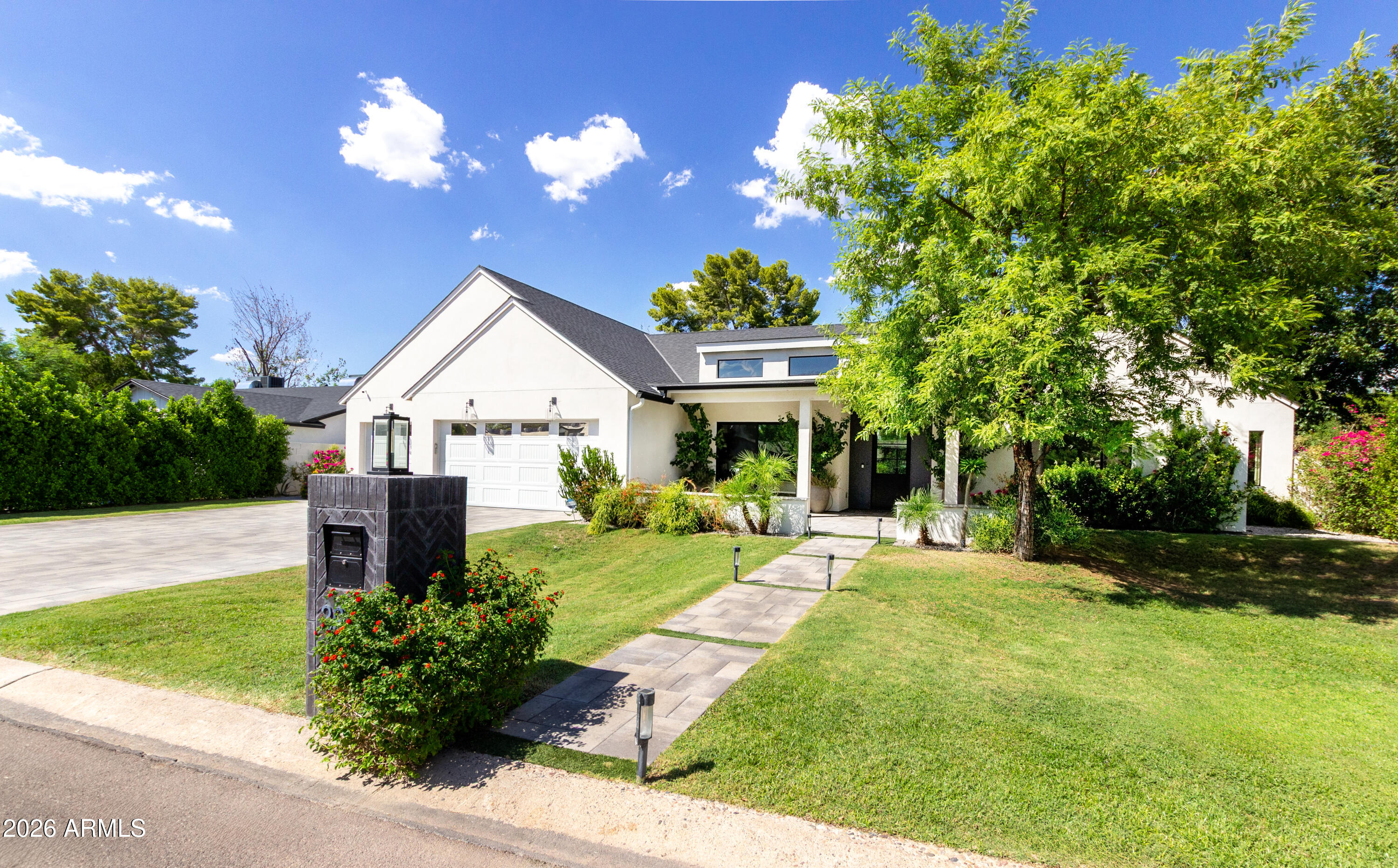 2912 E PIERSON Street