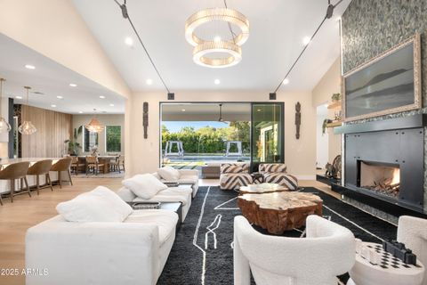 2912 E PIERSON Street Phoenix AZ 85016