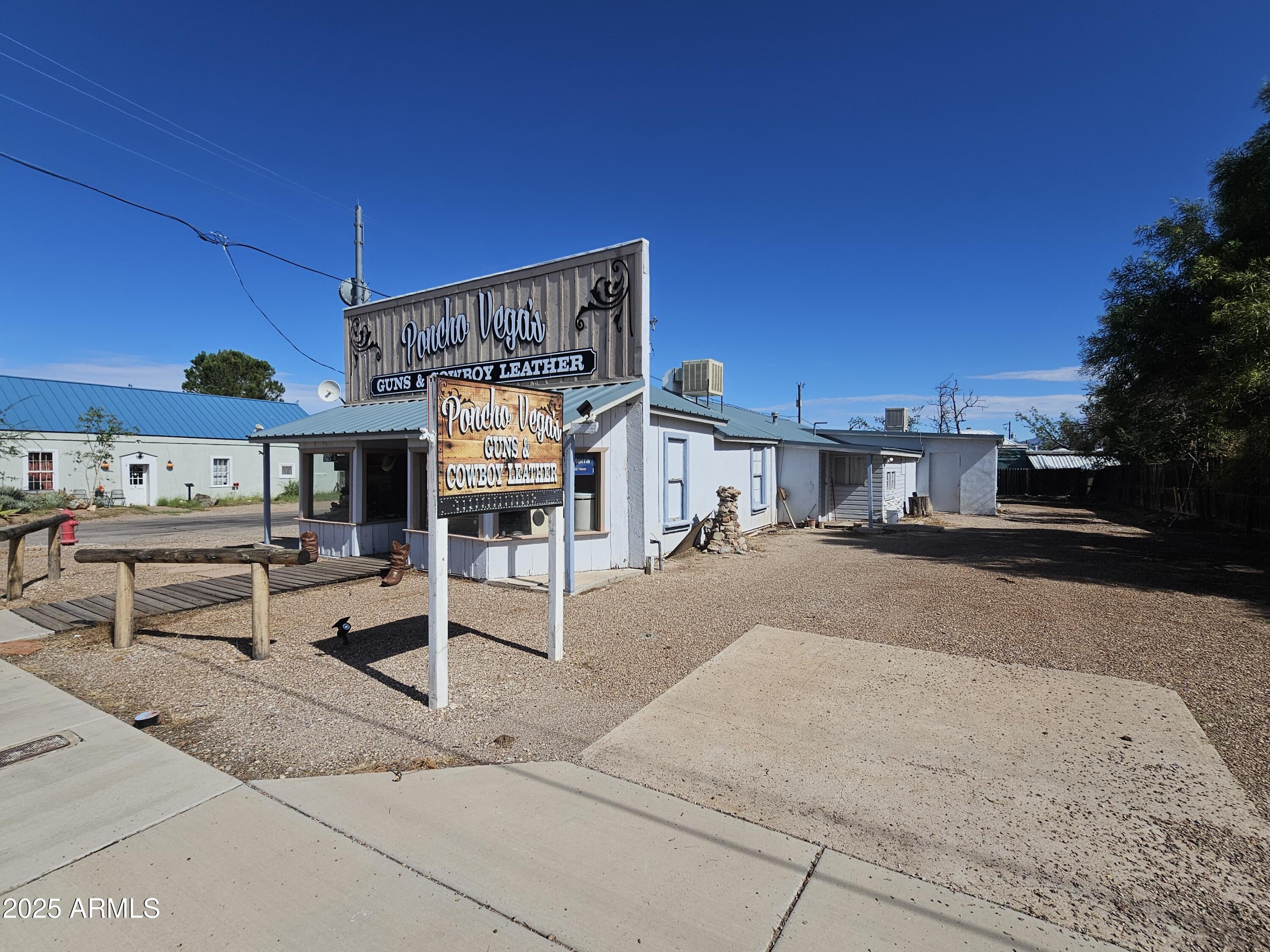 302 E FREMONT Street