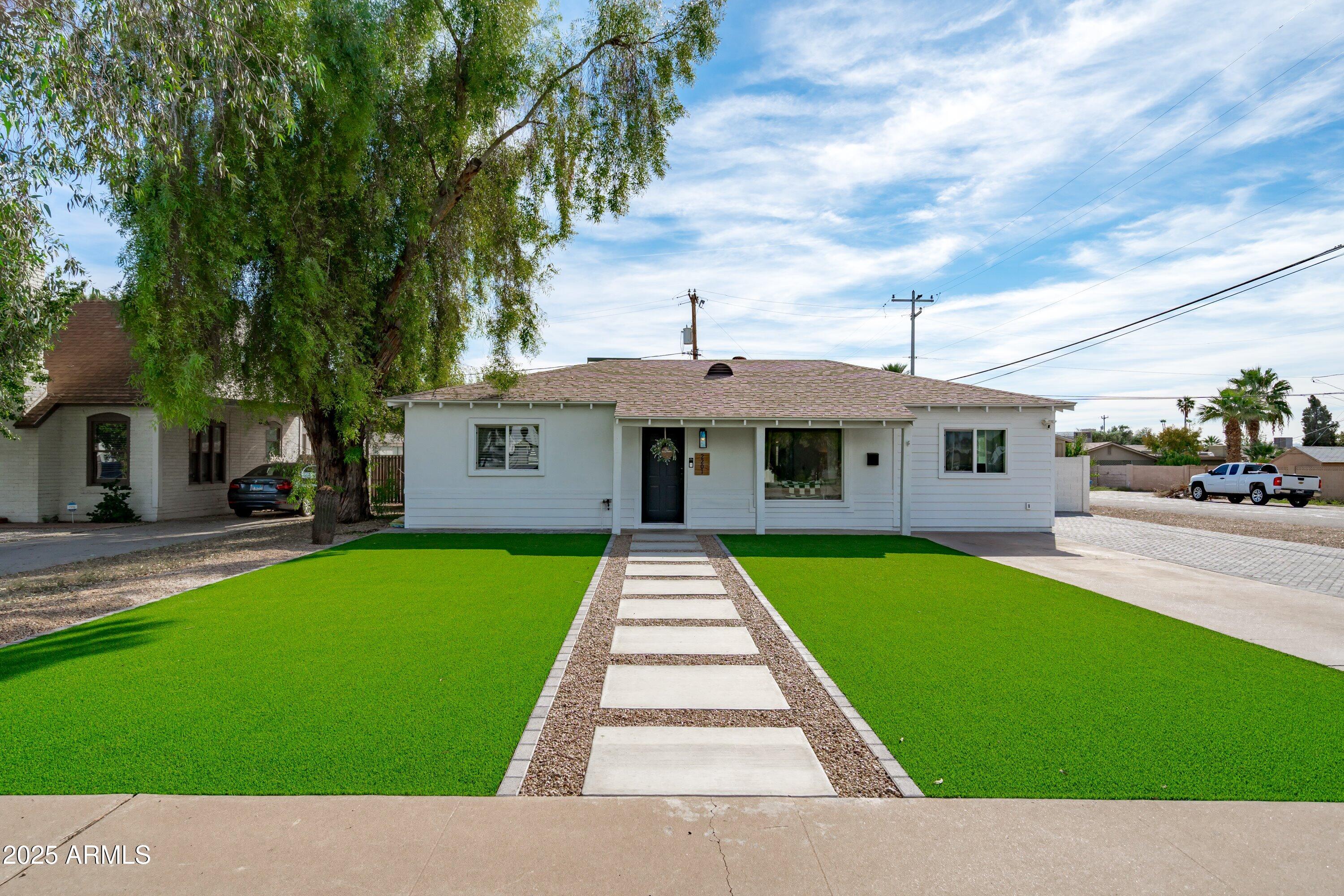 2201 E WELDON Avenue