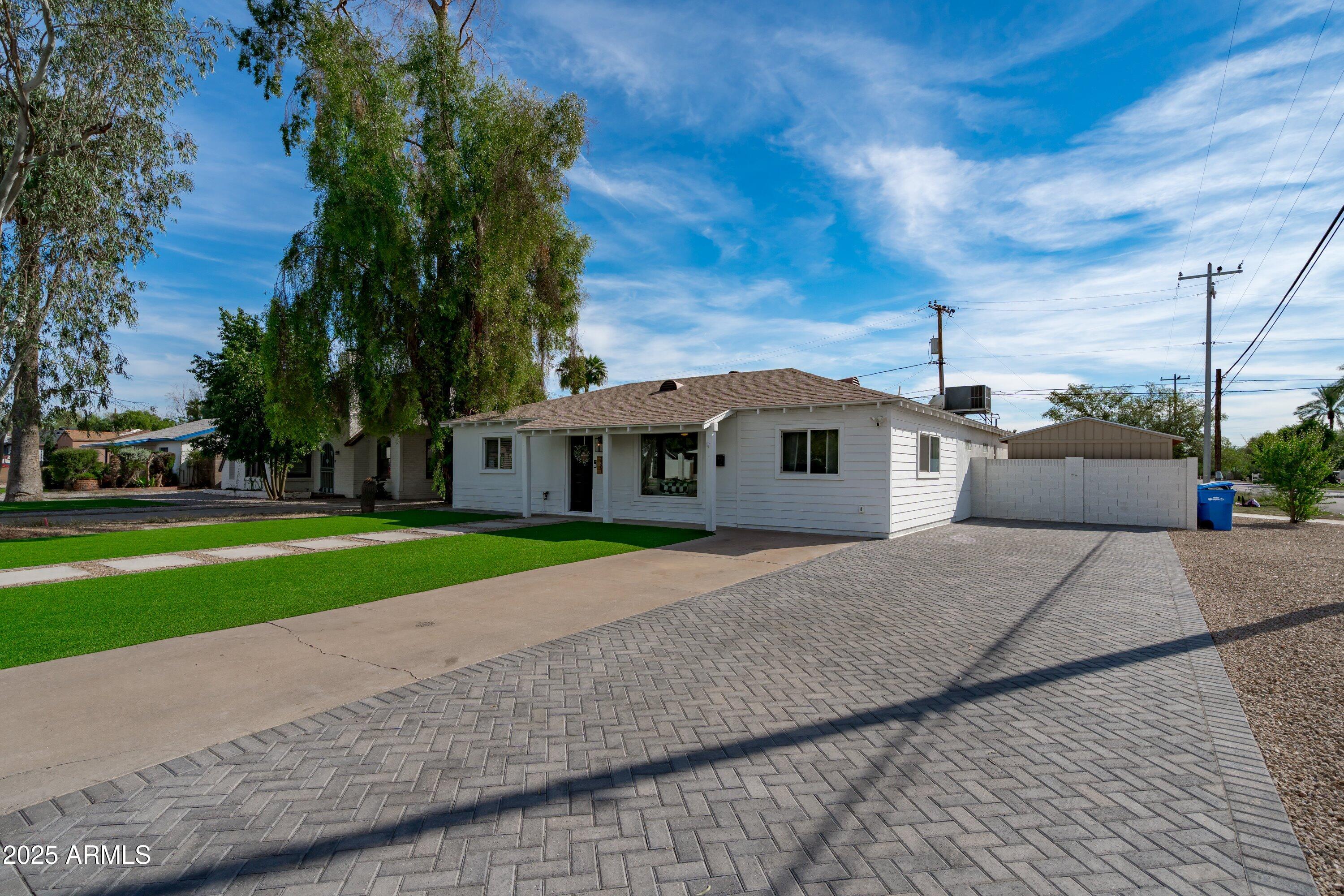 2201 E WELDON Avenue