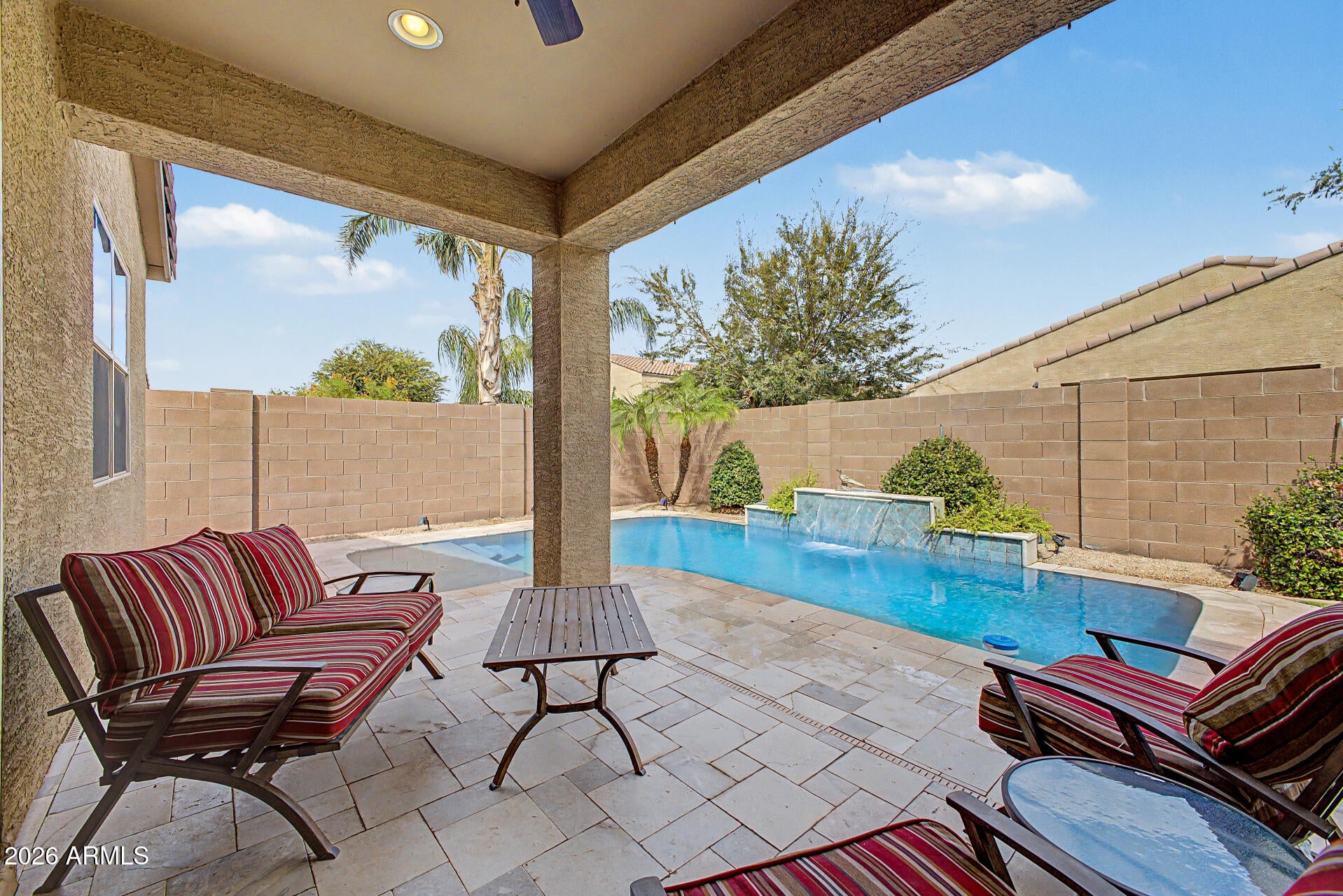 696 W GLEN CANYON Drive