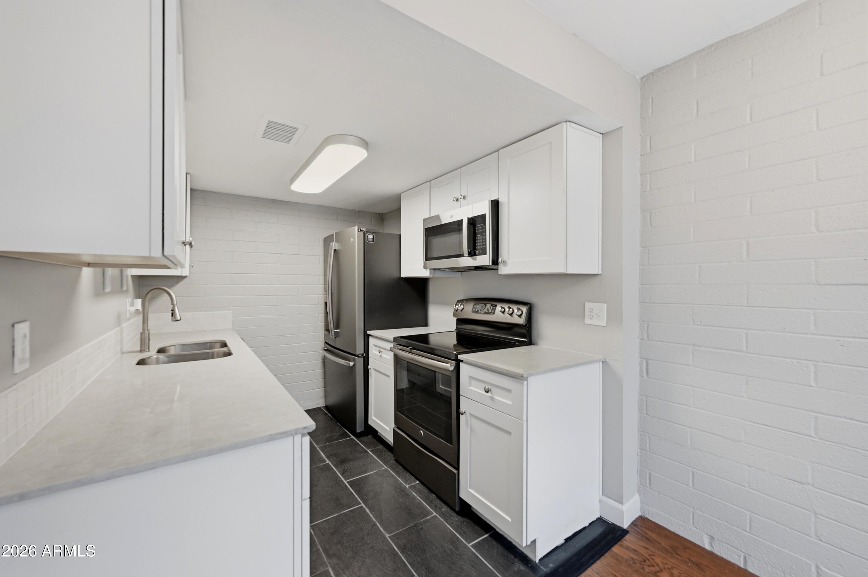 1030 N 85TH Place