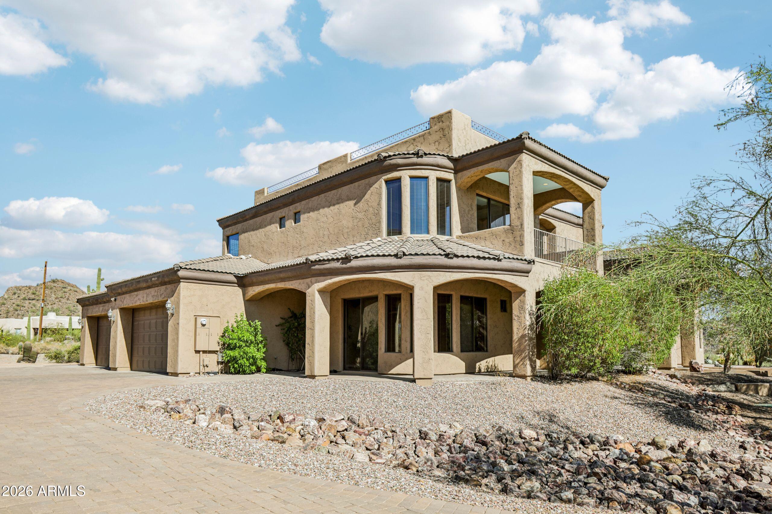 3233 N 89TH Place