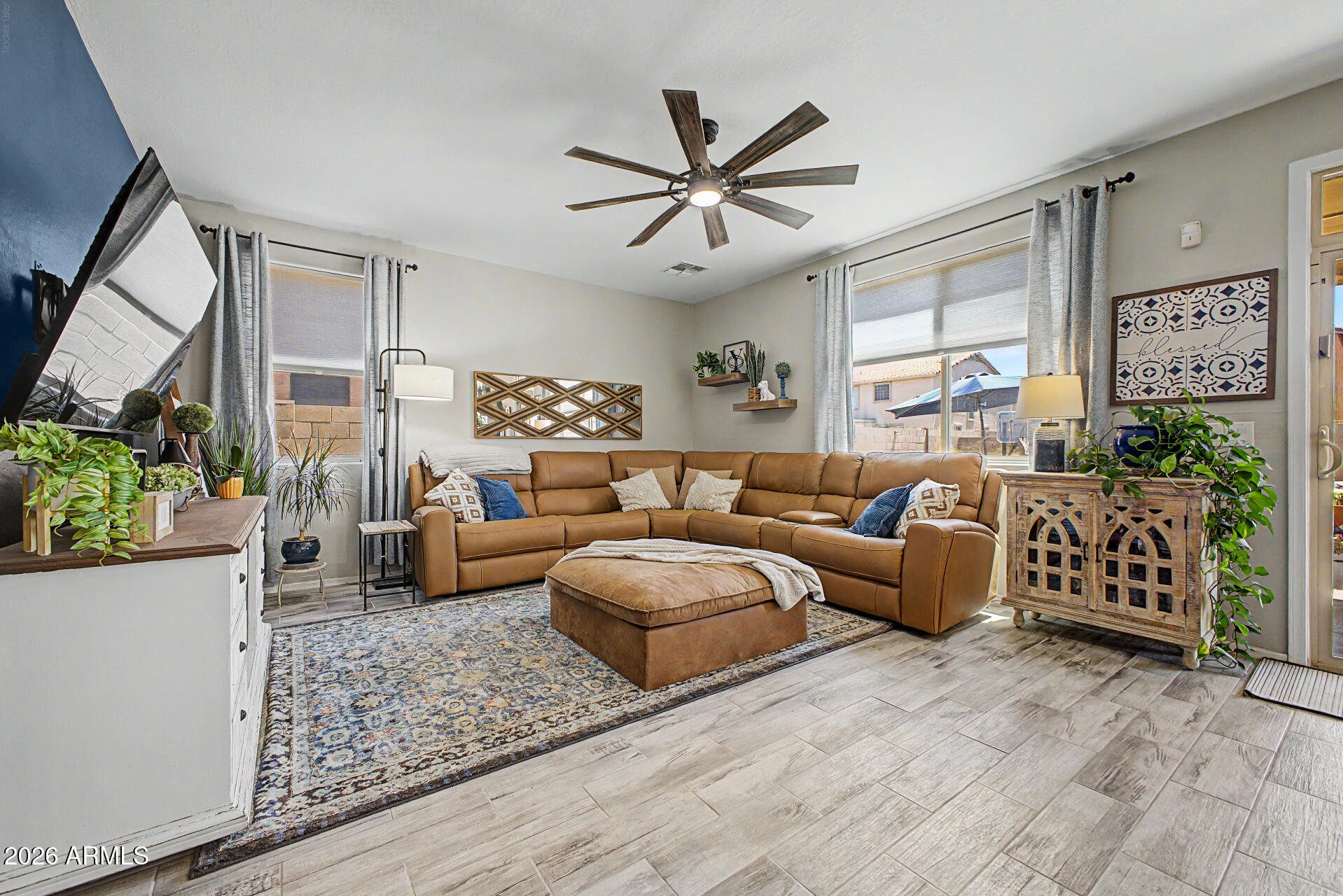 7327 W GLASS Lane