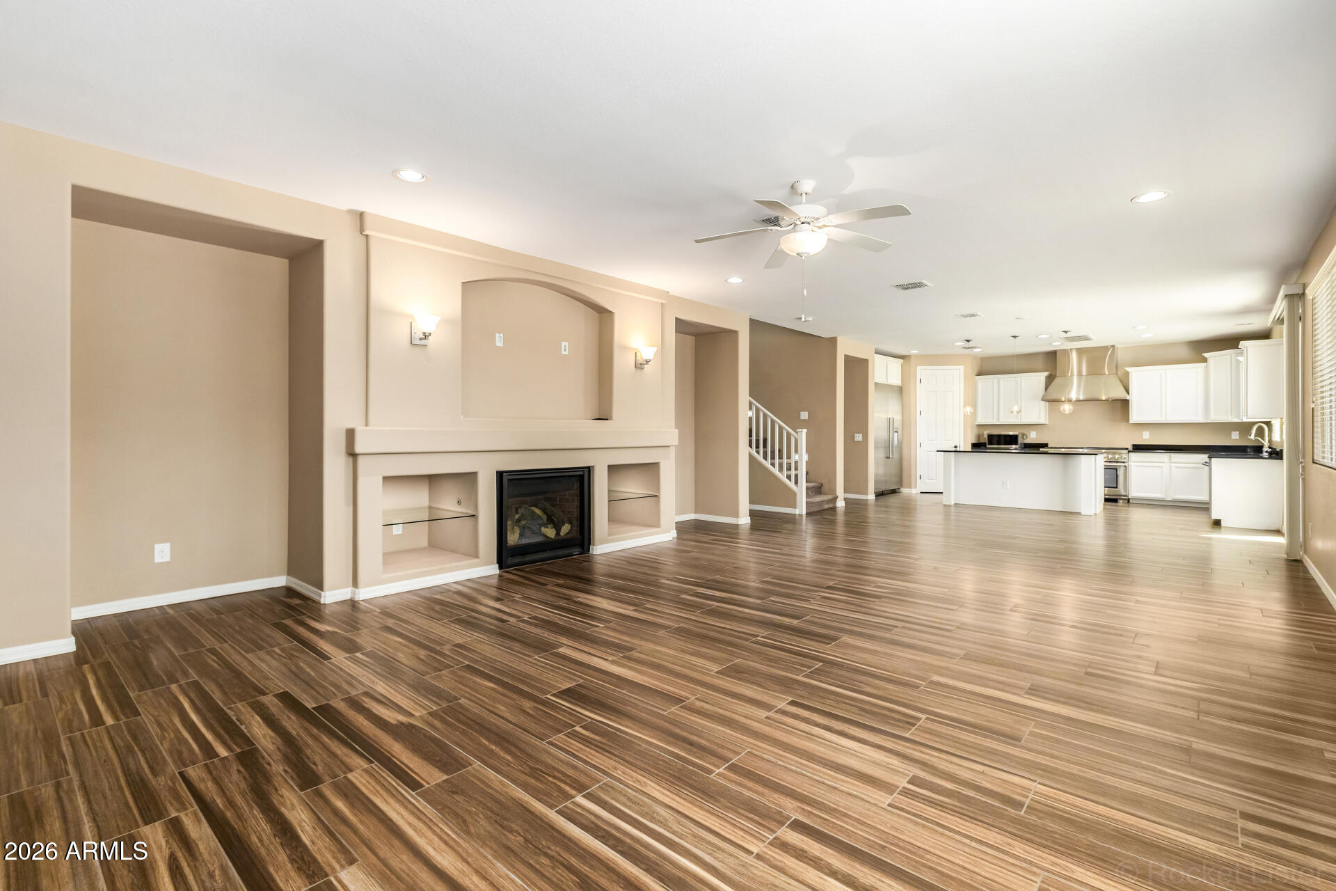 1211 W SYCAMORE Road