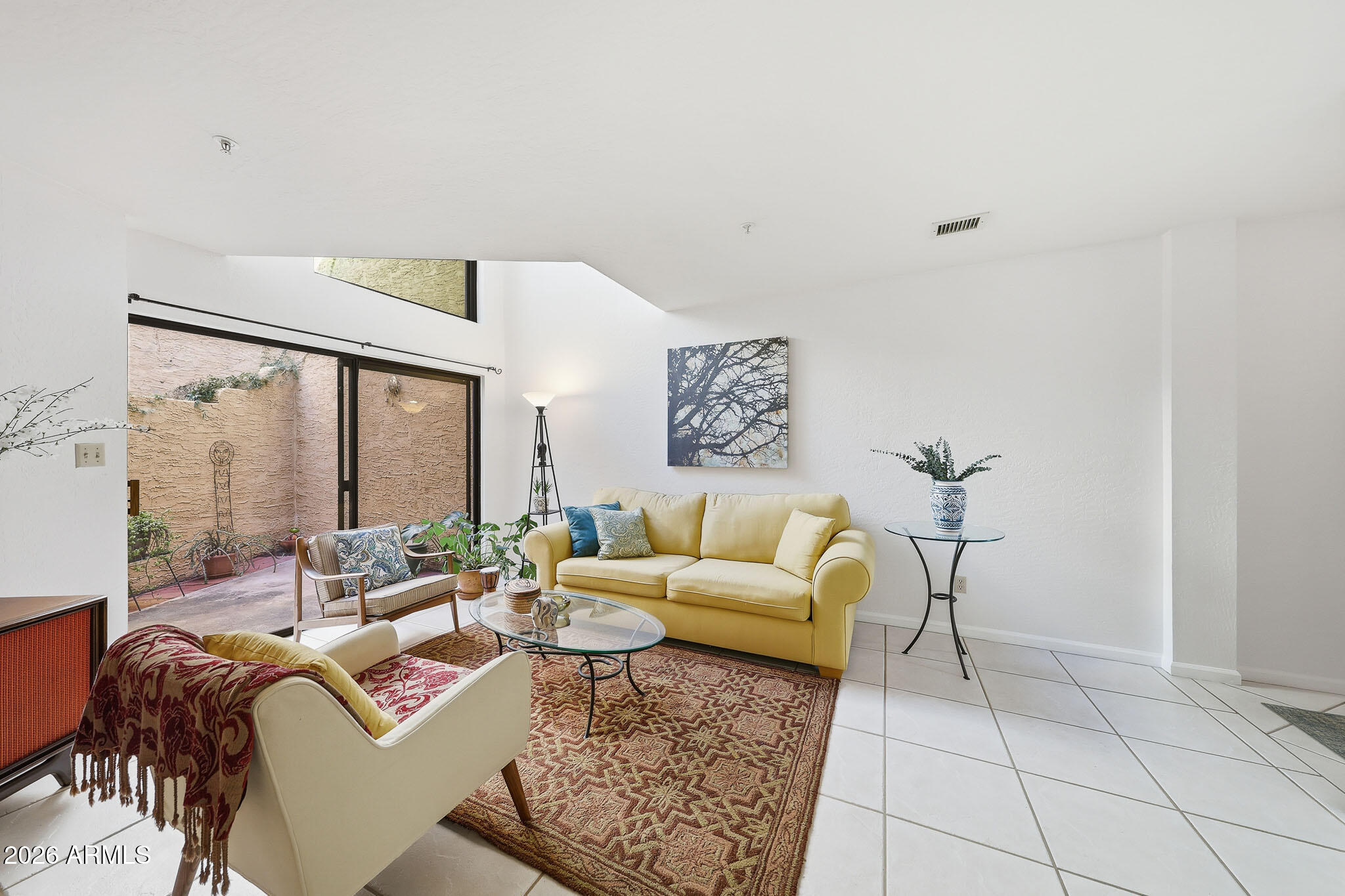 130 W MARYLAND Avenue W 4