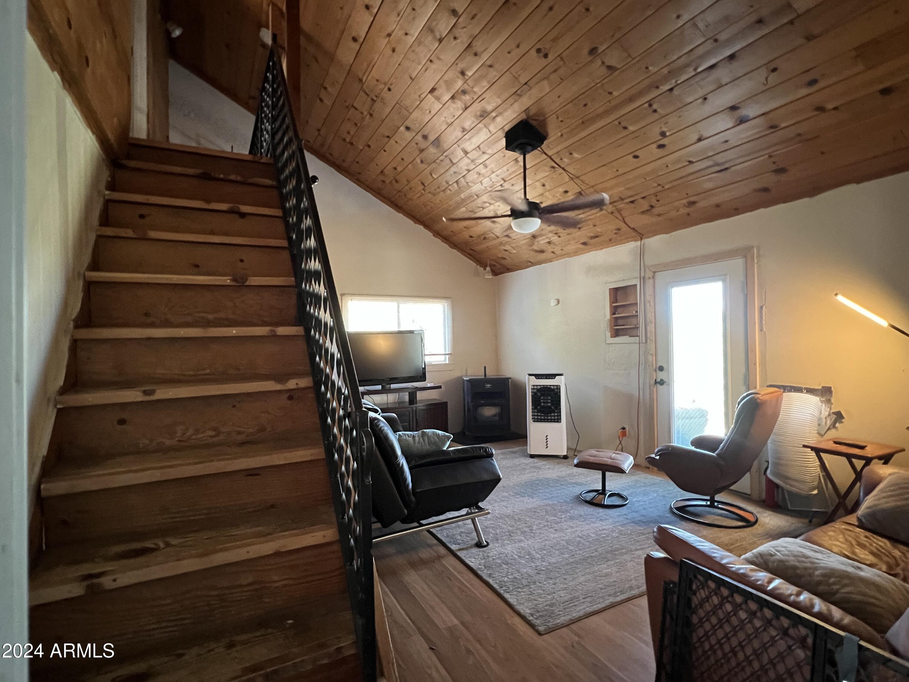 17 County Road 8089 --