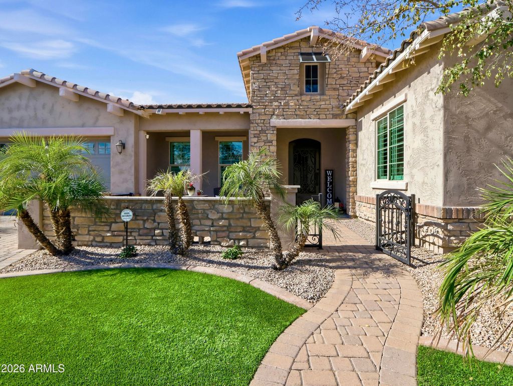 Photo of 3472 S Pinnacle Drive, Chandler, AZ 85286 (MLS # 6973962)