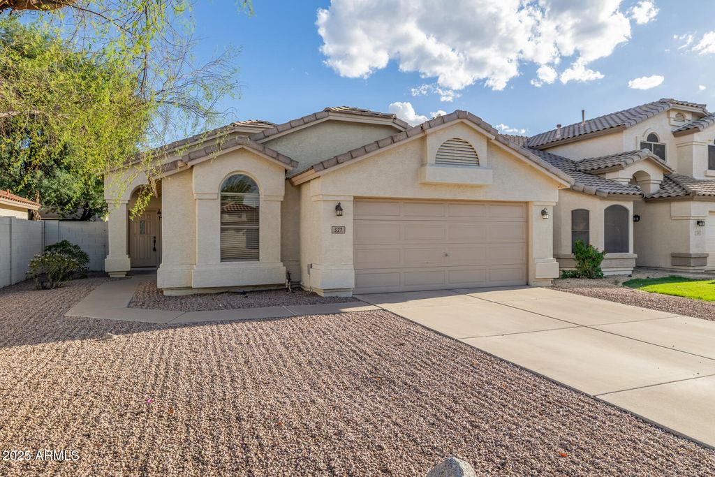 Photo of 527 E Kyle Court, Gilbert, AZ 85296 (MLS # 6919192)