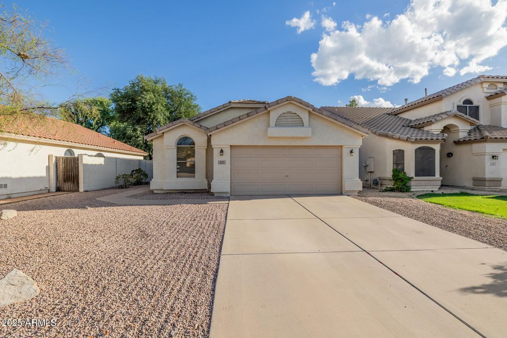 Photo of 527 E Kyle Court, Gilbert, AZ 85296 (MLS # 6919192)