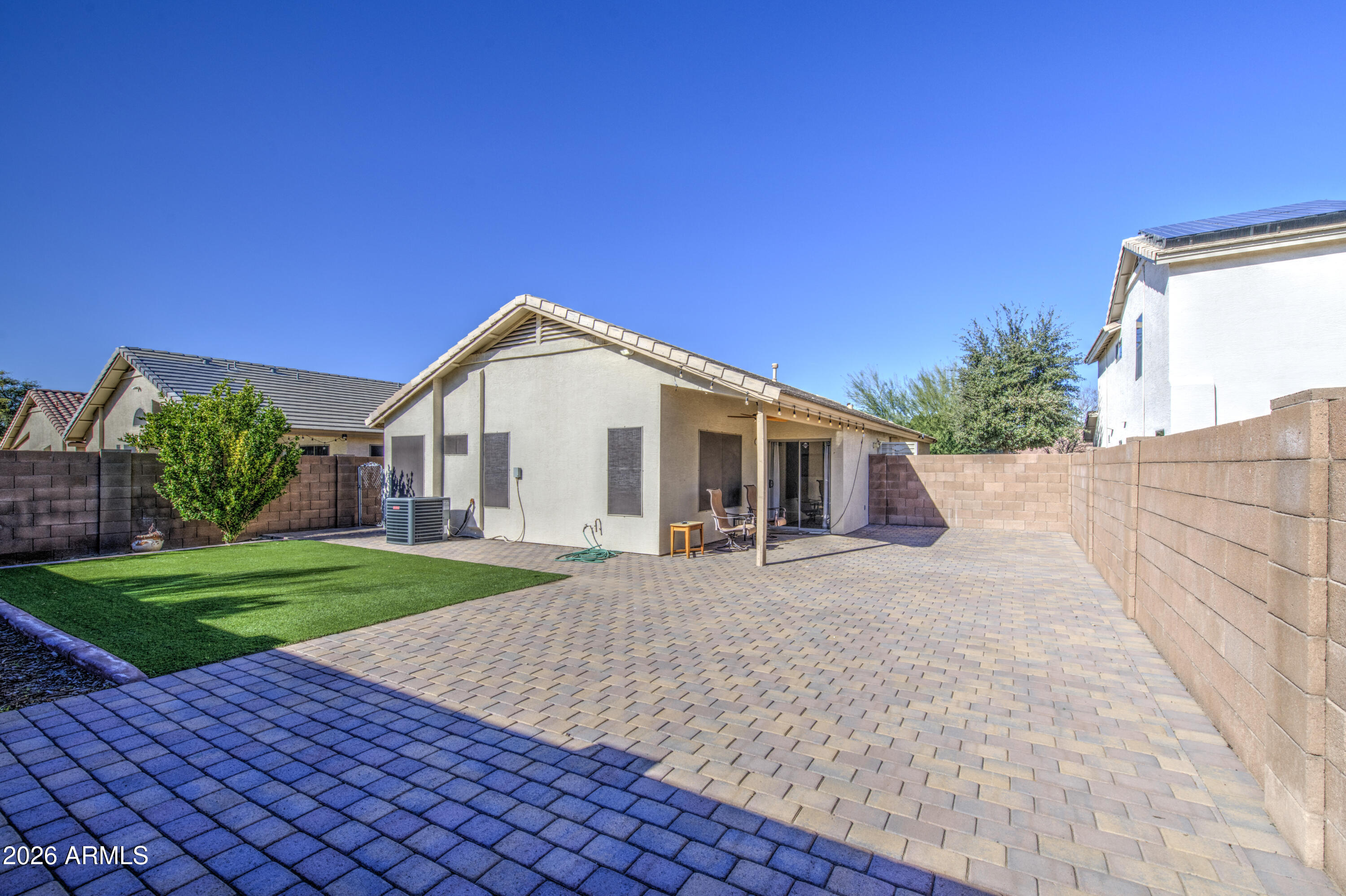 15873 W MORELAND Street