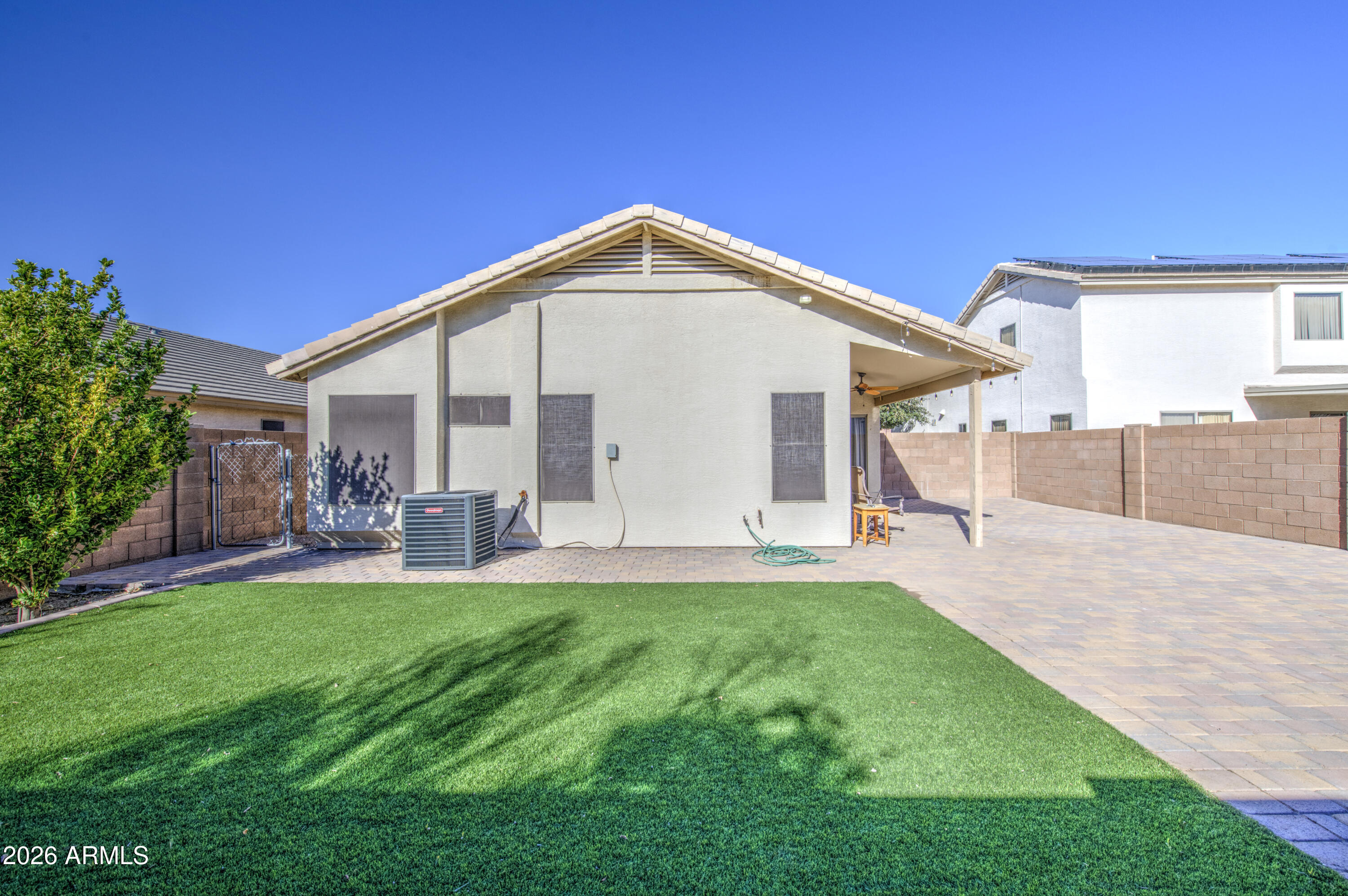 15873 W MORELAND Street