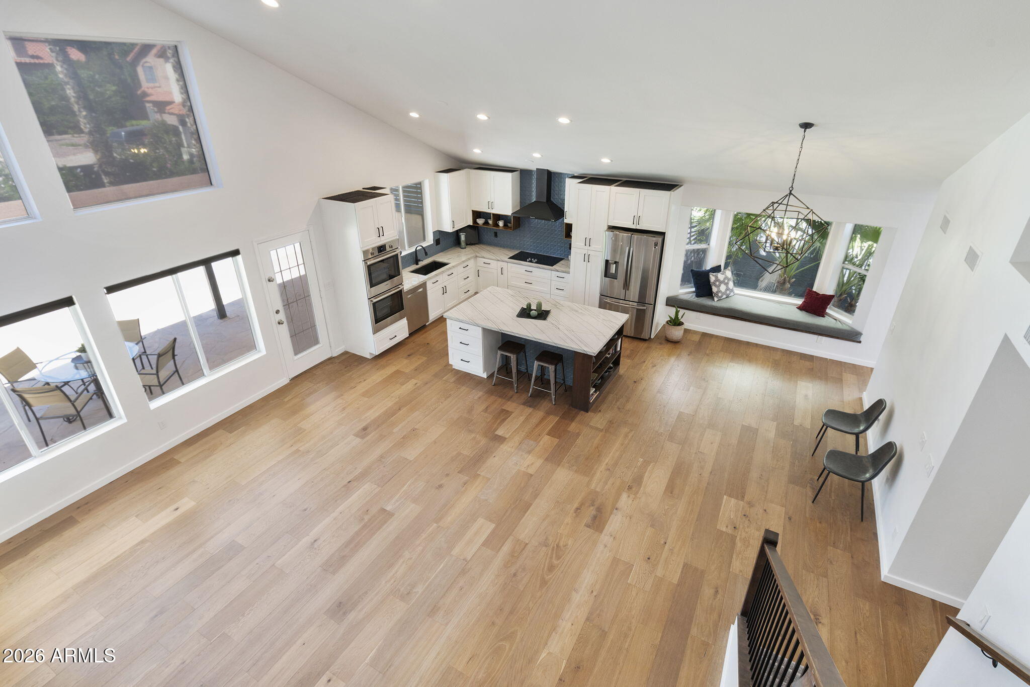 760 N PINEVIEW Drive