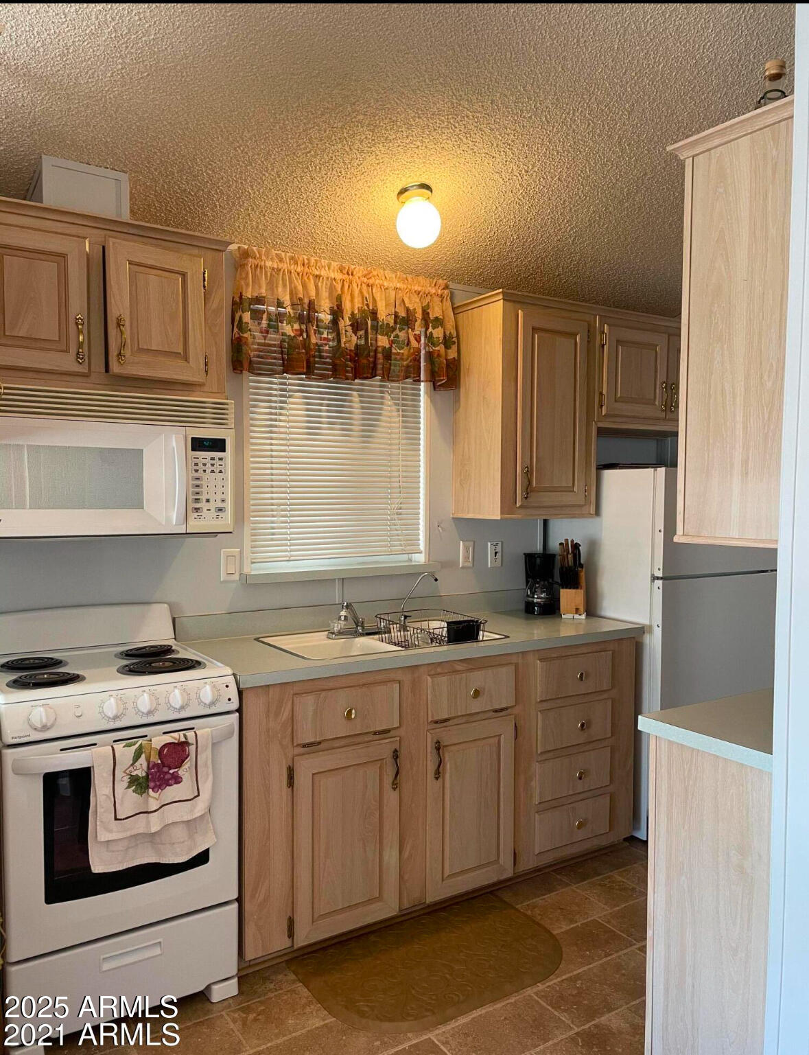 1196 W Klamath Circle 196