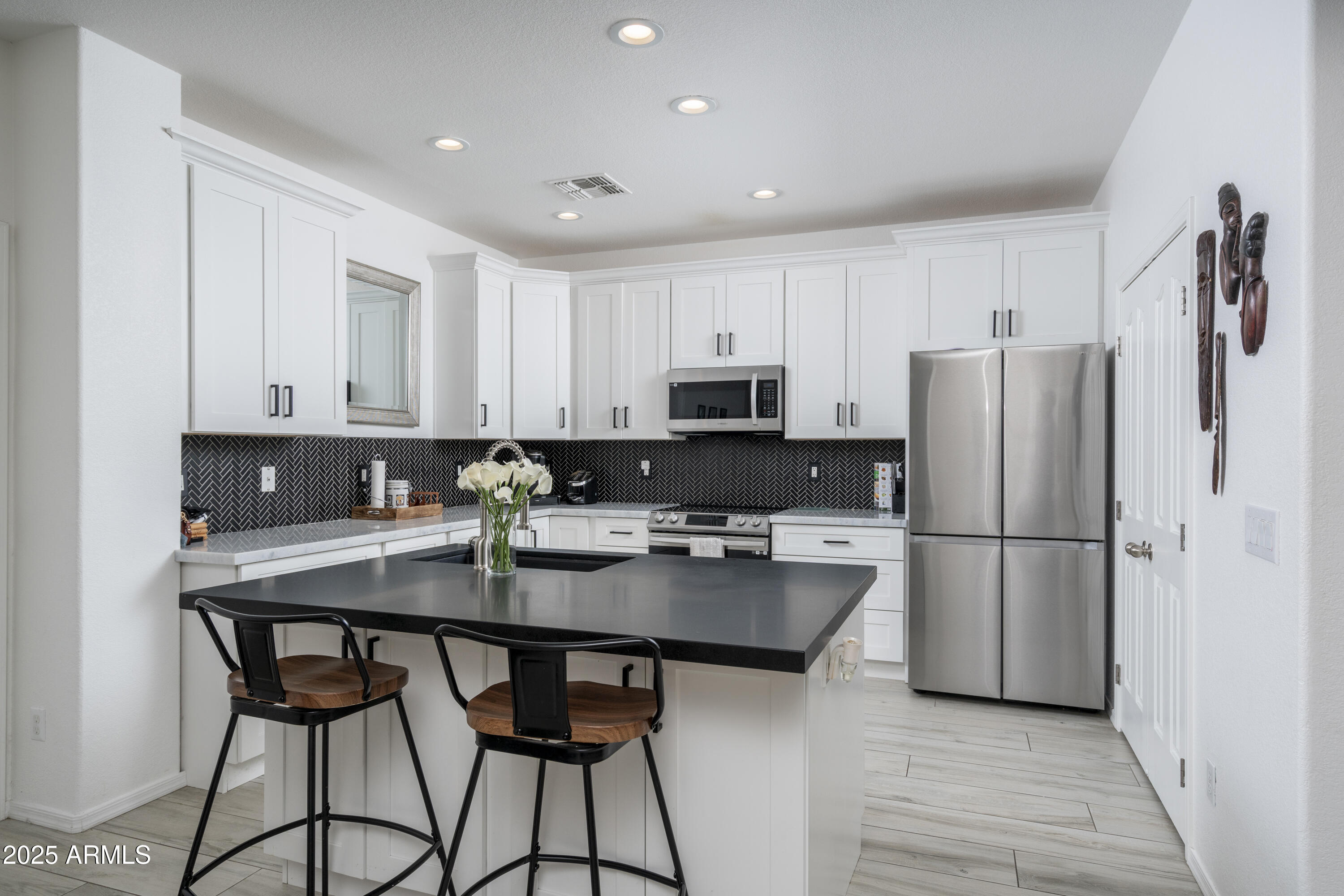 5836 E HAMPTON Avenue