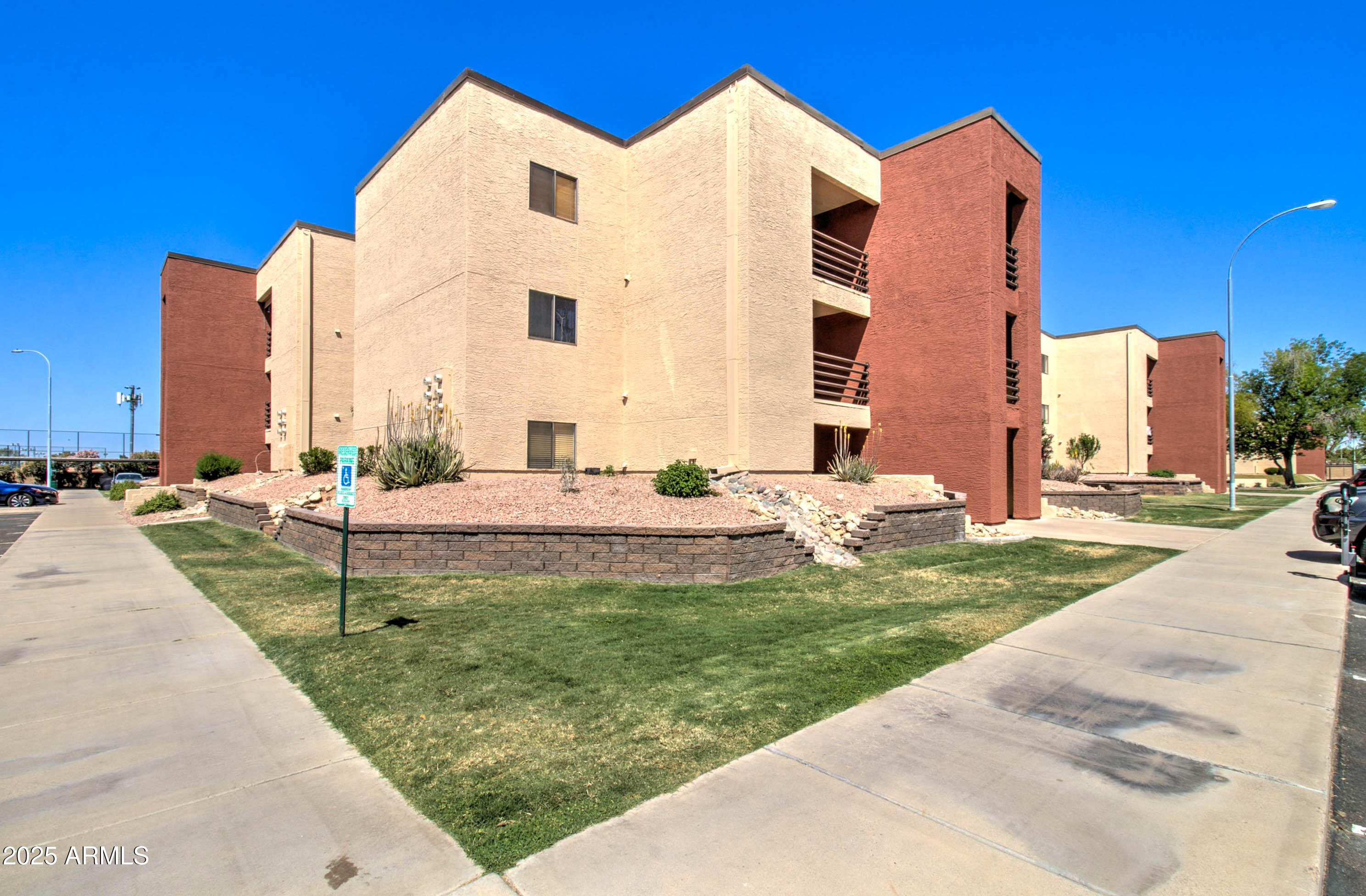 1340 N RECKER Road 224