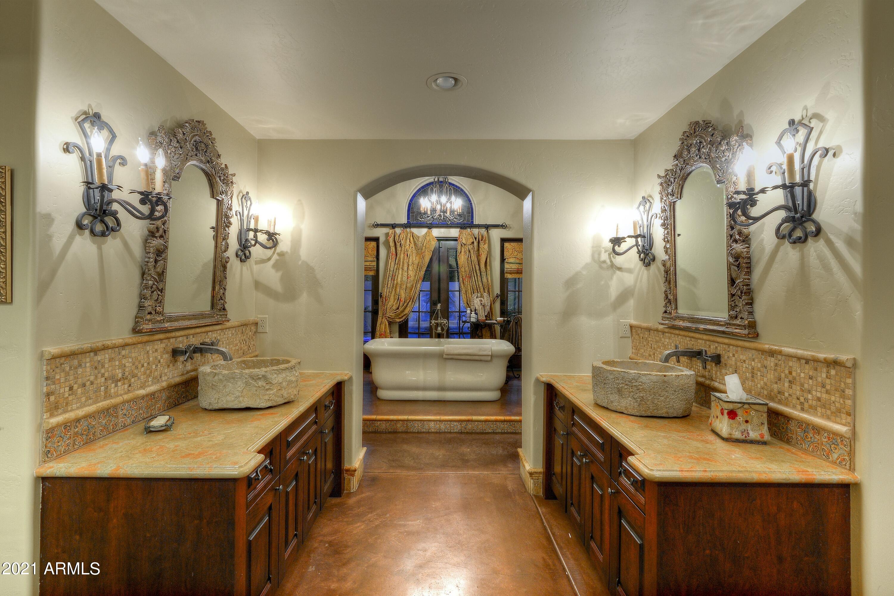 Country Club Manor - Residential