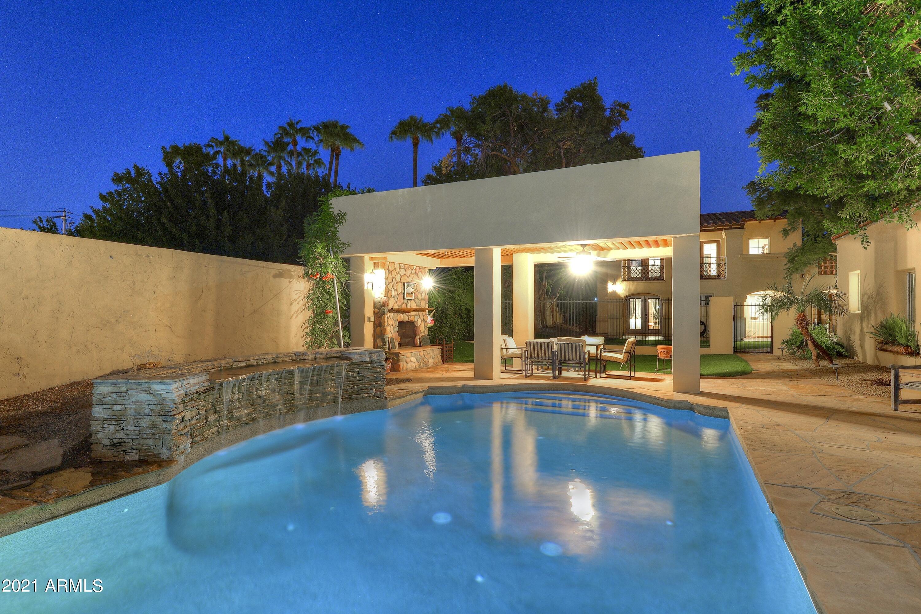 Country Club Manor - Residential